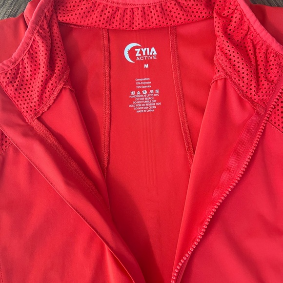 Light weight breathable, running windbreaker. - Picture 2 of 7